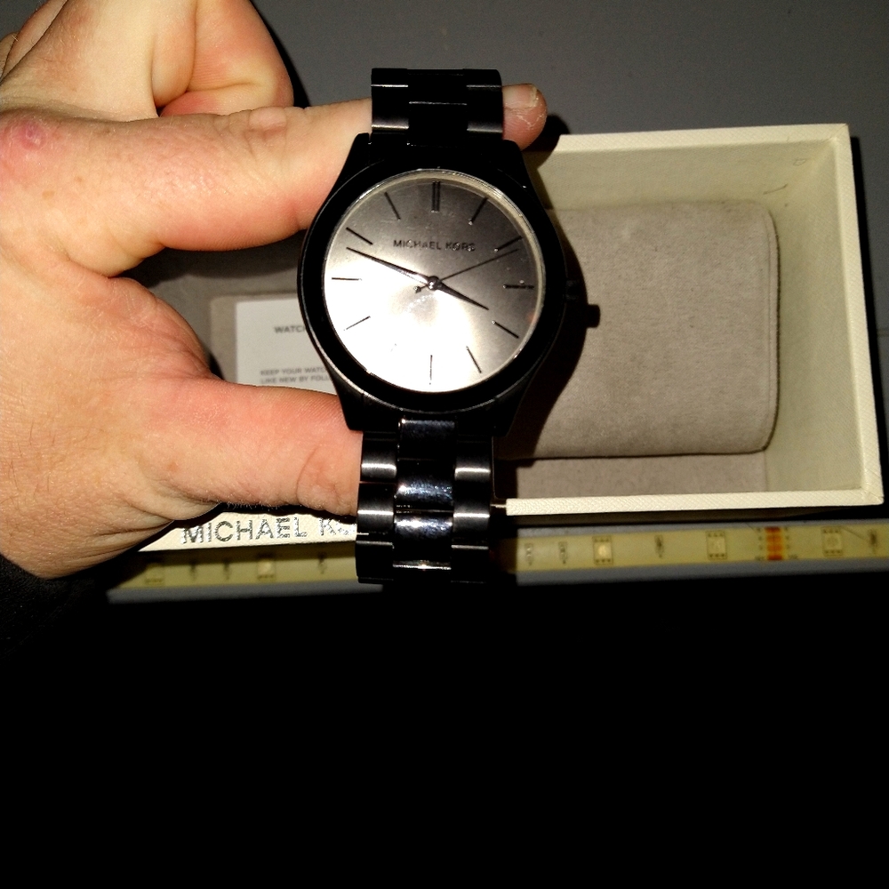 Michael kors black slim watch